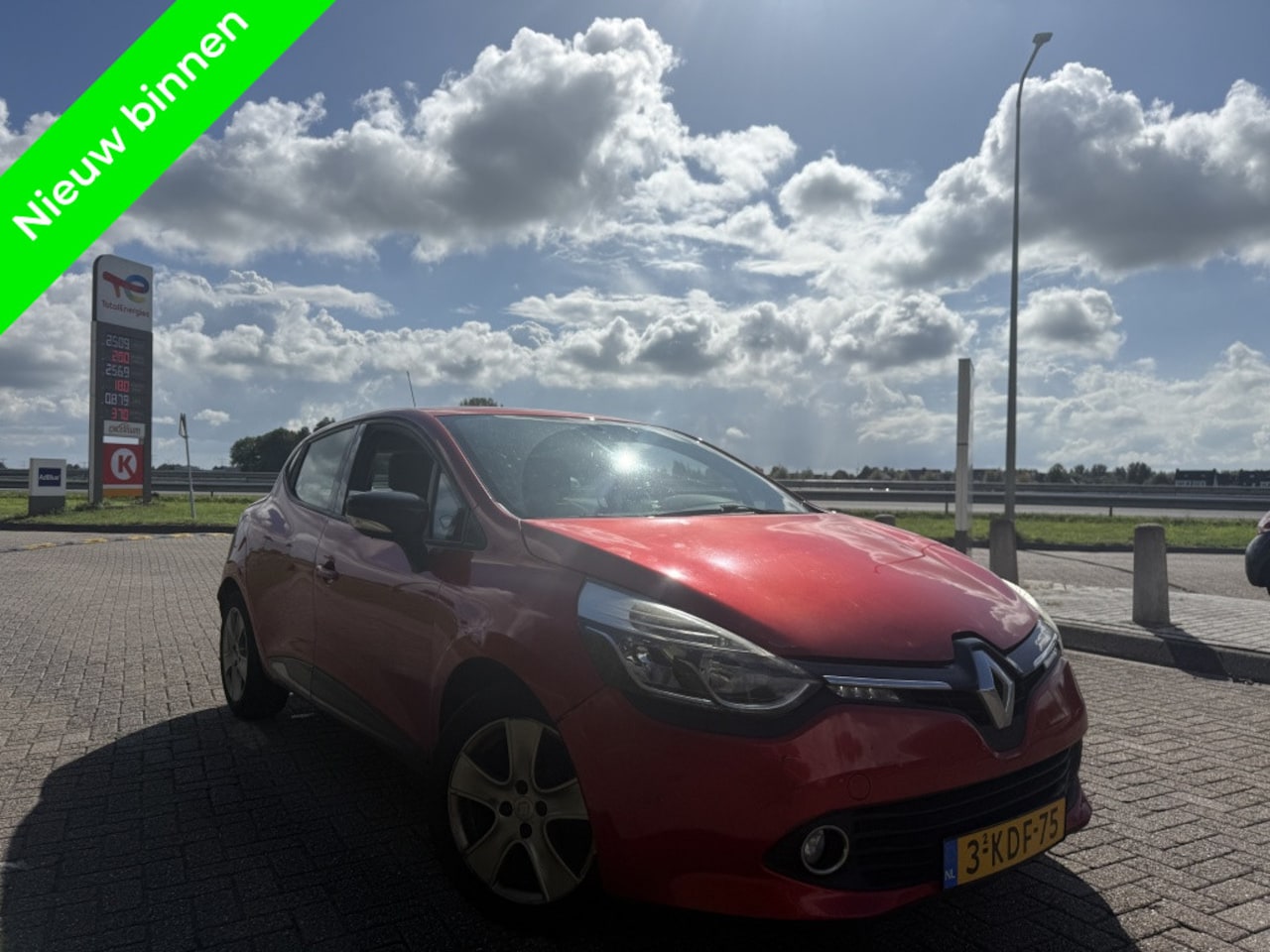 Renault Clio - 1.5 dCi Cruise Clima Navi Bluetooth - AutoWereld.nl