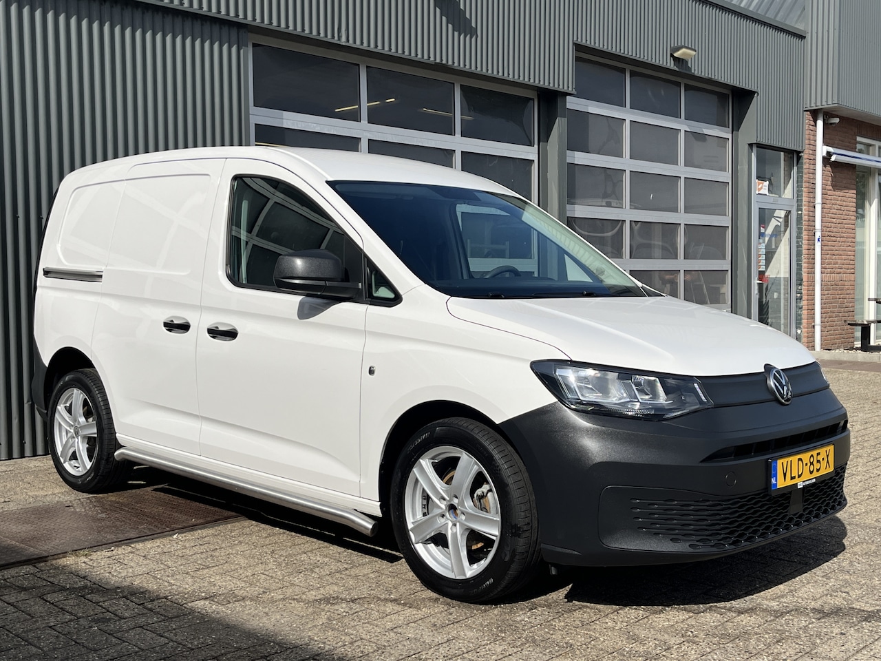 Volkswagen Caddy Cargo - 2.0 TDI Airco Cruise controle Stuurwielbediening Sitebars Telefoonverbinding Euro 6 - AutoWereld.nl