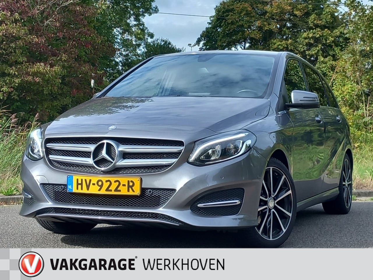 Mercedes-Benz B-klasse - 180 Ambition AUTOMAAT | Trekhaak | Dealeronderhouden - AutoWereld.nl