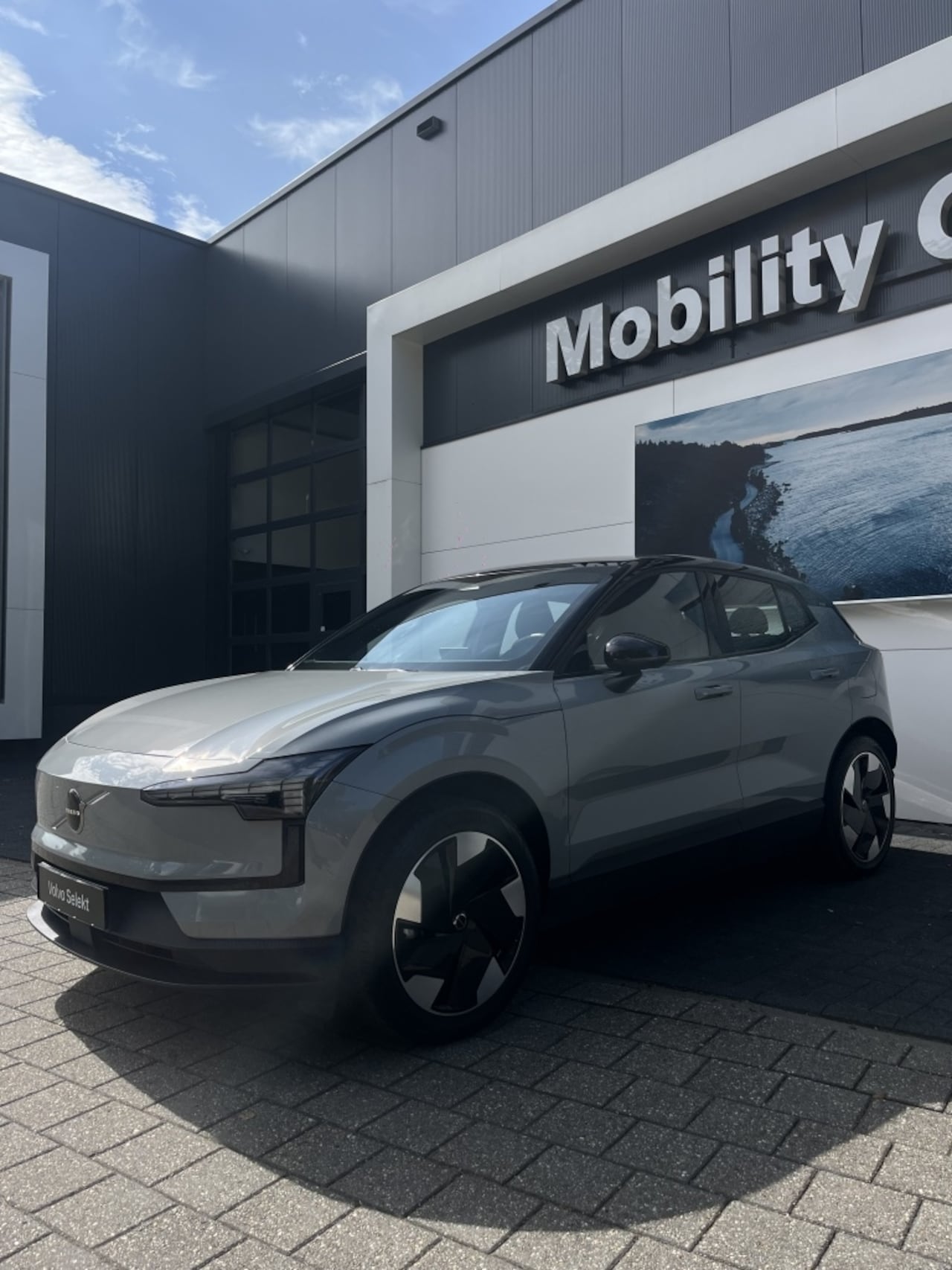 Volvo EX30 - Extended Plus 69 kWh - AutoWereld.nl