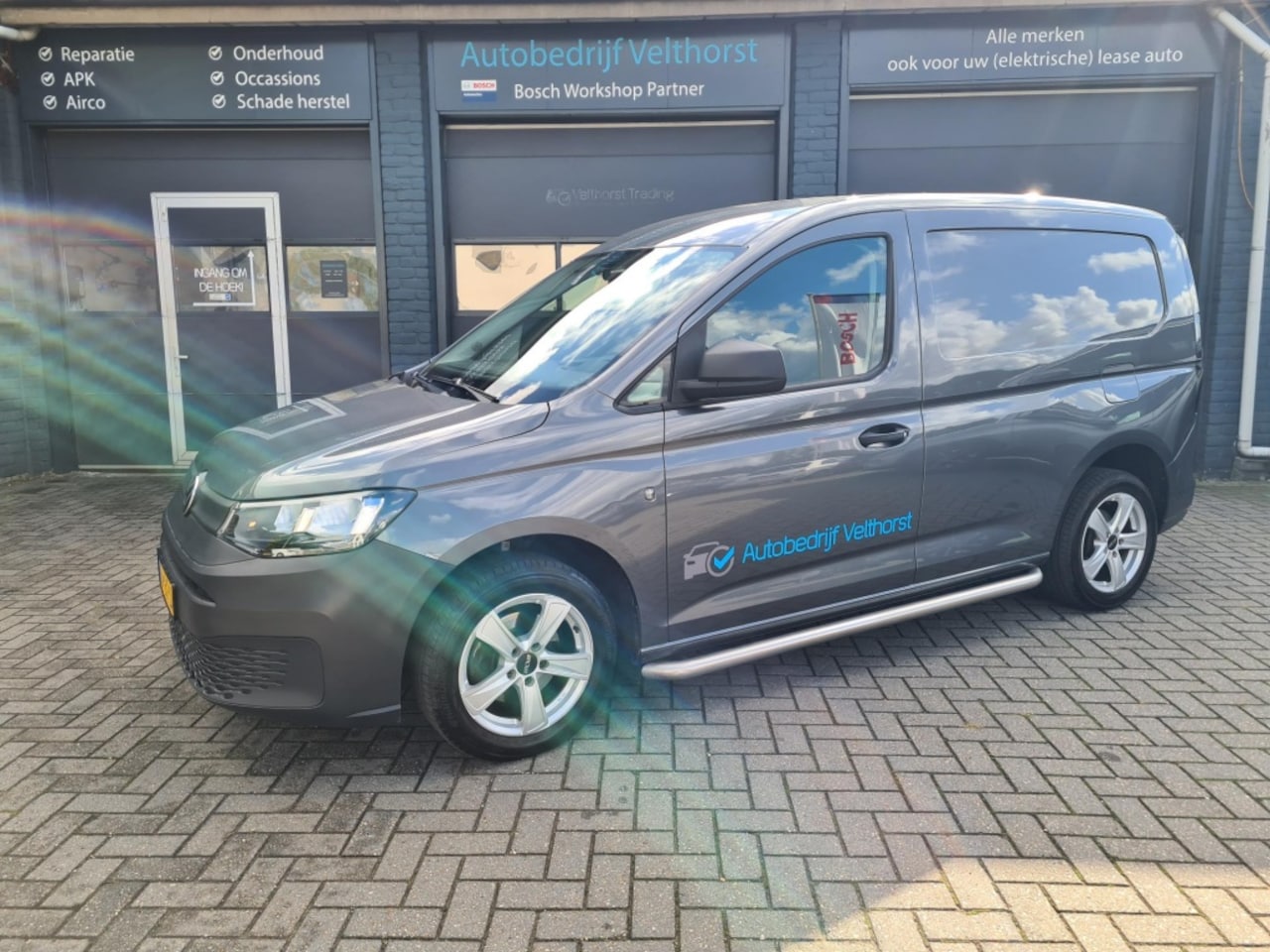 Volkswagen Caddy Cargo - 2.0 TDI Carplay/Lichtmetaal/Trekhaak/Sidebars - AutoWereld.nl