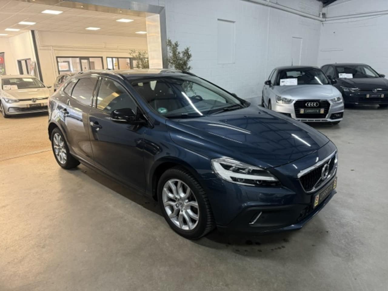 Volvo V40 Cross Country - Automaat 1.5 T3 Polar+ Luxury - AutoWereld.nl