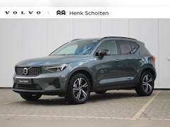 Volvo XC40 - B4 Plus Dark | Trekhaak | Panoramadak | Verwarmbare voorstoelen, stuurwiel en voorruit | P