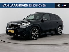 BMW iX1 - xDrive30 M Sport / Panoramadak / Sportstoelen / Achteruitrijcamera / M Adaptief onderstel