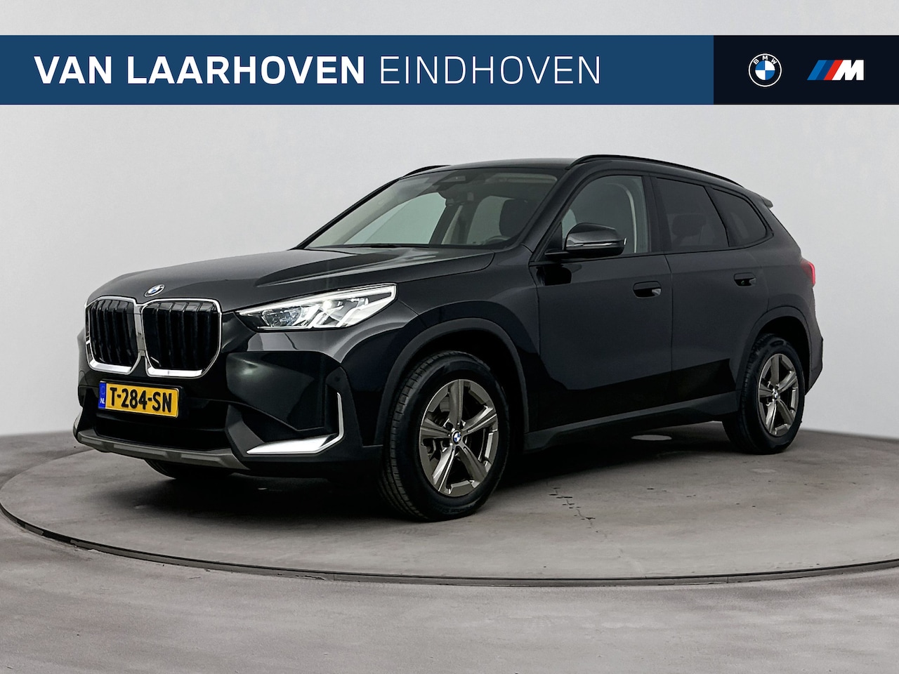 BMW X1 - sDrive20i Automaat / Trekhaak / Sportstoelen / Achteruitrijcamera / Head-Up / Stoelverwarm - AutoWereld.nl