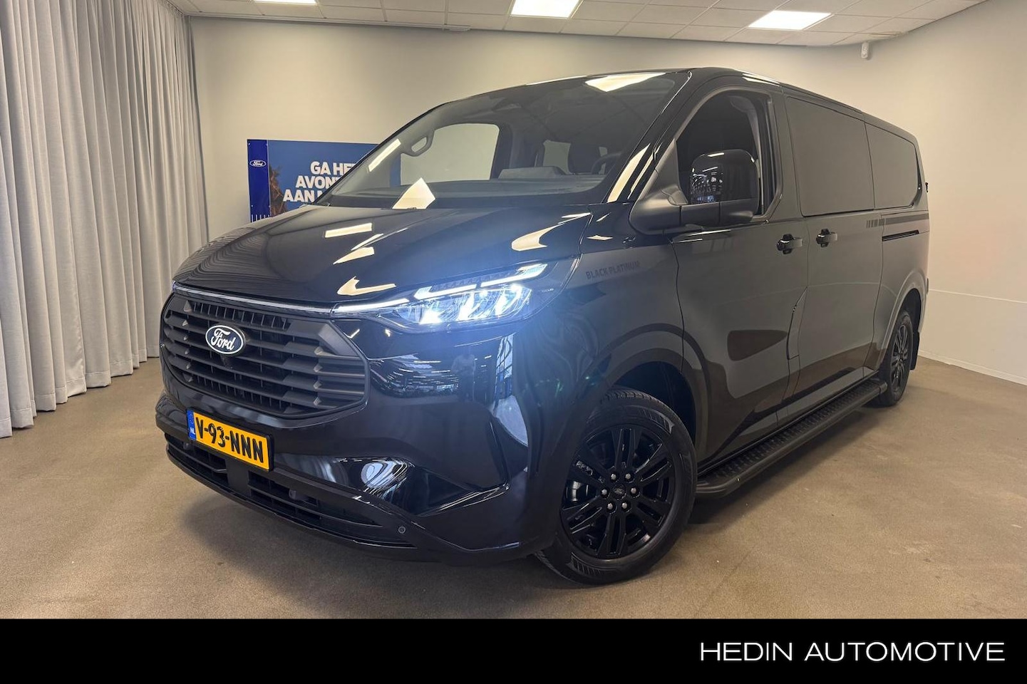 Ford Transit Custom - 320 2.5 PHEV Black Platinum DC L2H1 | 5-Zits | 360 Camera | Adaptive Cruise | Sidesteps | - AutoWereld.nl