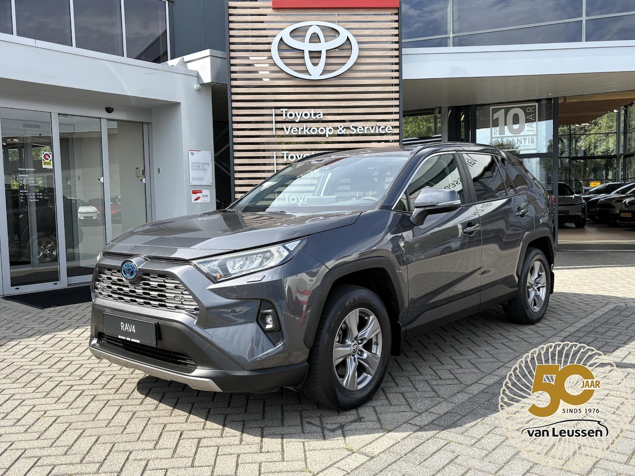 Toyota RAV4 - 2.5 Hybrid AWD Dynamic LM-VELGEN PARK-SENSOREN STOELVERW APPLE/ANDROID AD-CRUISE CAMERA DA - AutoWereld.nl