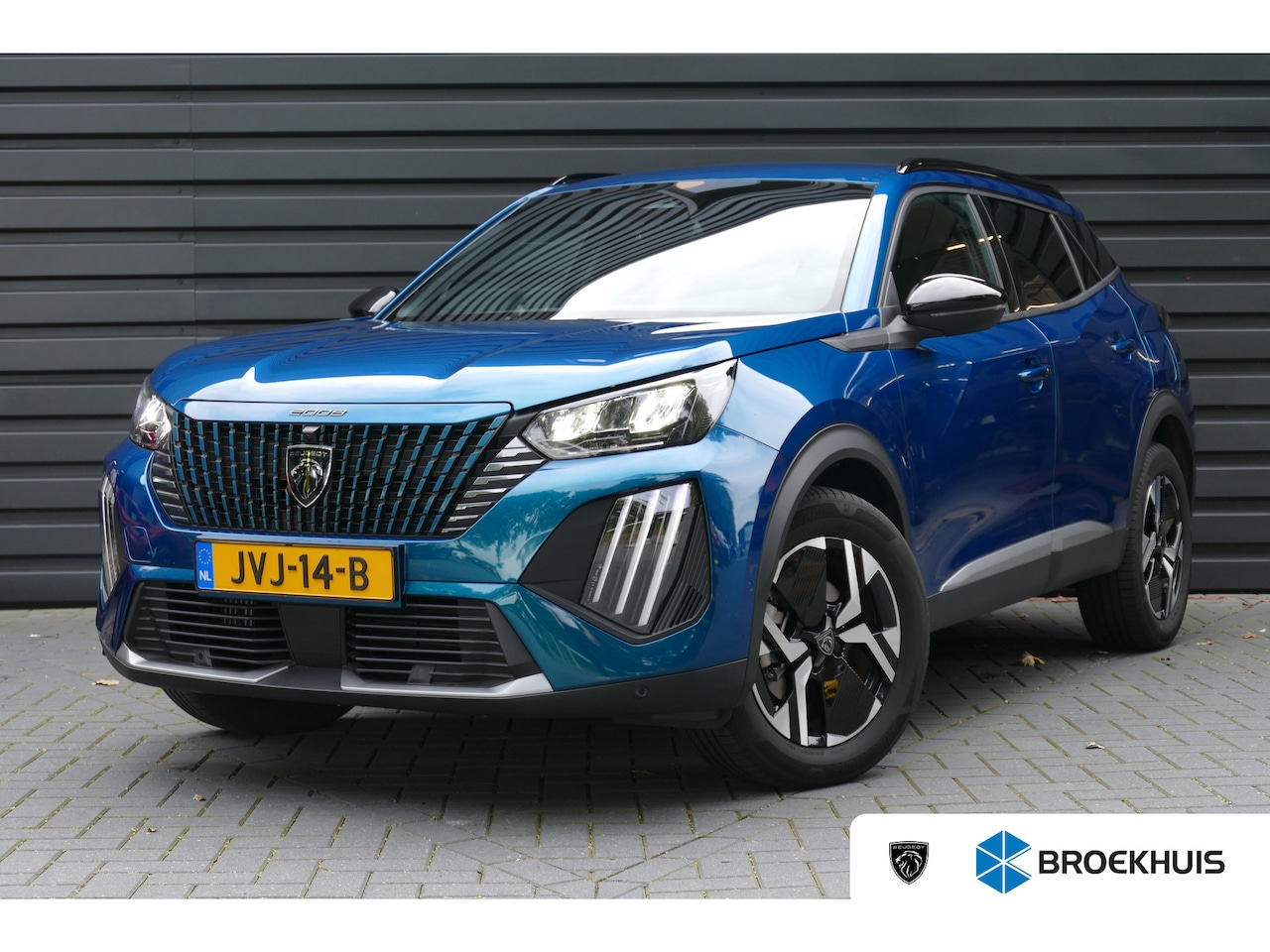Peugeot 2008 - 1.2 HYBRID 145PK ALLURE AUTOMAAT / CAMERA V+A / KEYLESS / FULL-LED / 8 JAAR GARANTIE / 17" - AutoWereld.nl