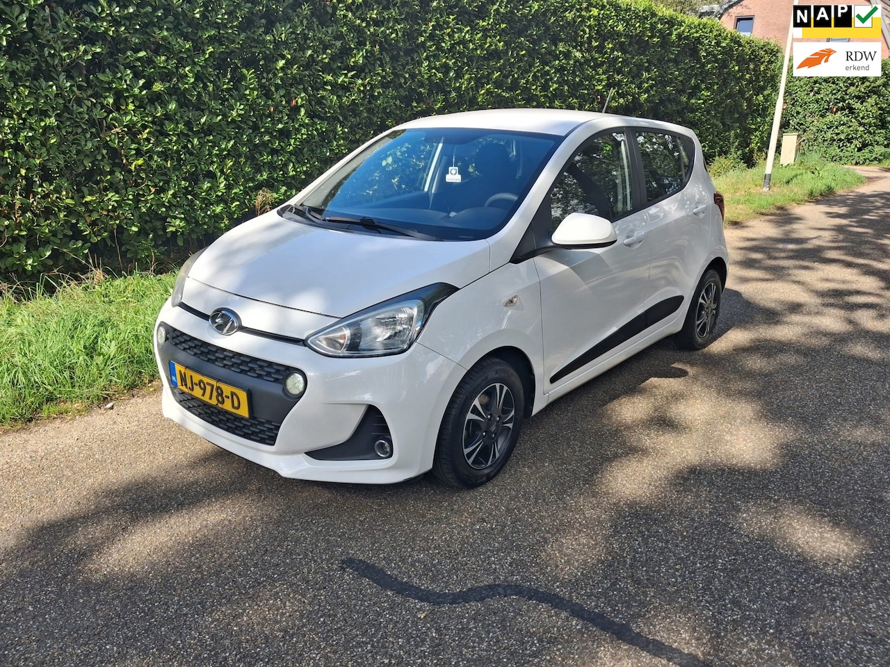 Hyundai i10 - 1.0i Comfort nieuw staat snelweg km - AutoWereld.nl