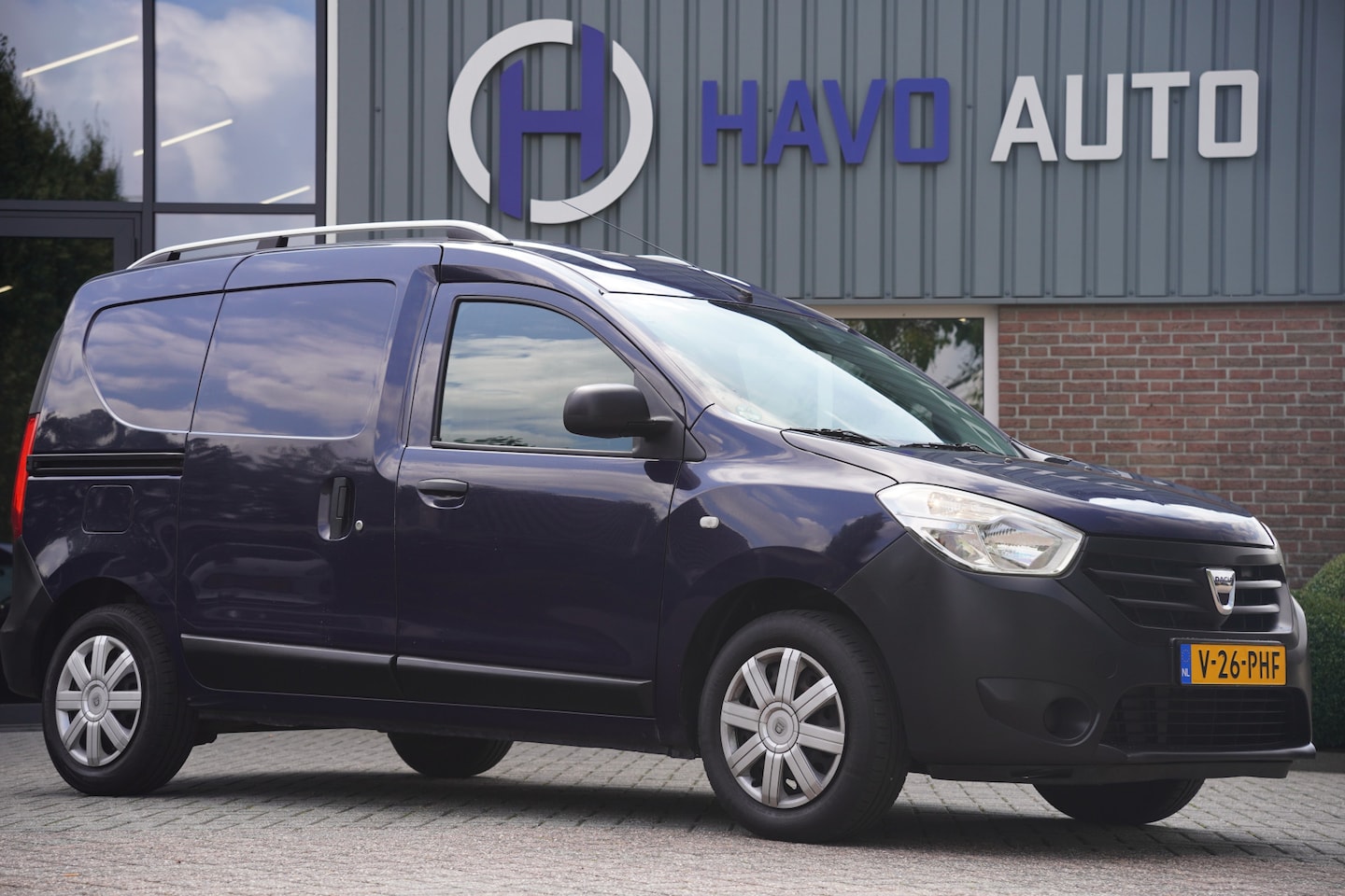 Dacia Dokker - 1.6 Benzine, SCHUIFDEUR, BTW-VRIJ / MARGE - AutoWereld.nl