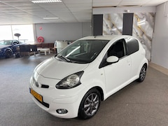 Toyota Aygo - 1.0-12V Dynamic Navigator, Airco, E-Ramen, Navigatie, Lm velgen, N.A.P, 5Deurs, 2sleutels+