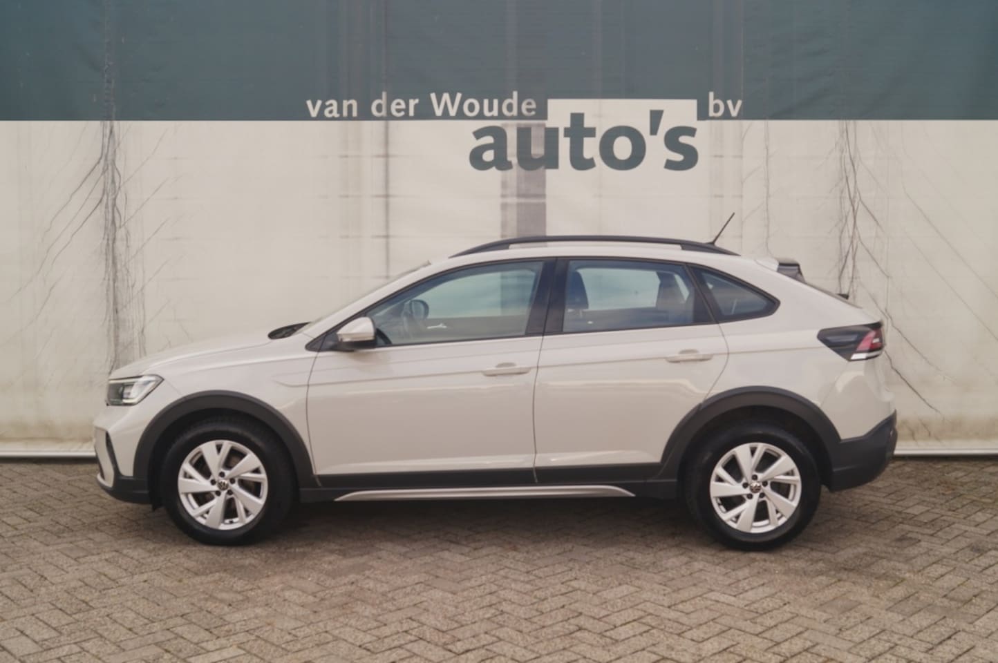 Volkswagen Taigo - 1.0 TSI Life -AIRCO-LED-ACC-CARPLAY- - AutoWereld.nl