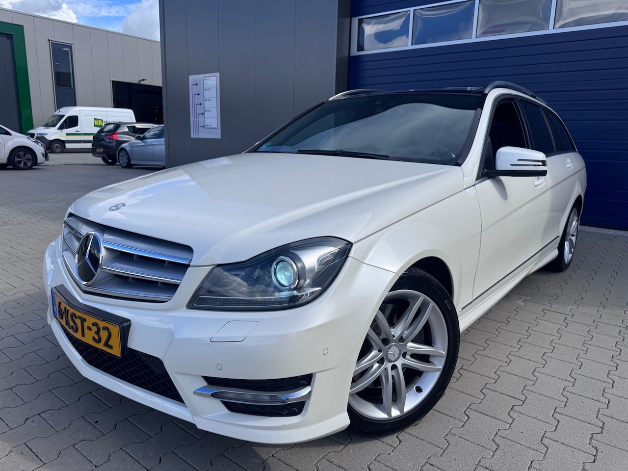 Mercedes-Benz C-klasse Estate - Facelift | Designo Parelmoer | AMG | Panorama | Standkachel | Bomvol!! - AutoWereld.nl