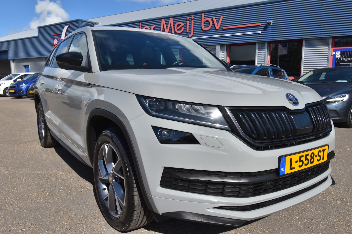 Skoda Kodiaq - 1.5 TSI Sportline Business 7-Pers. , TREKH , VIRTUAL COCKPIT , EL PANODAK , ST+STUUR VERW - AutoWereld.nl