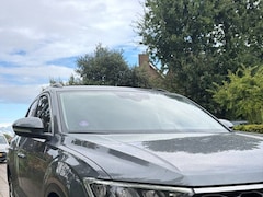Volkswagen T-Roc - 1.5 TSI 150 pk Life Business | Achteruitrijcamera | LMV 16 inch | Apple Carplay |