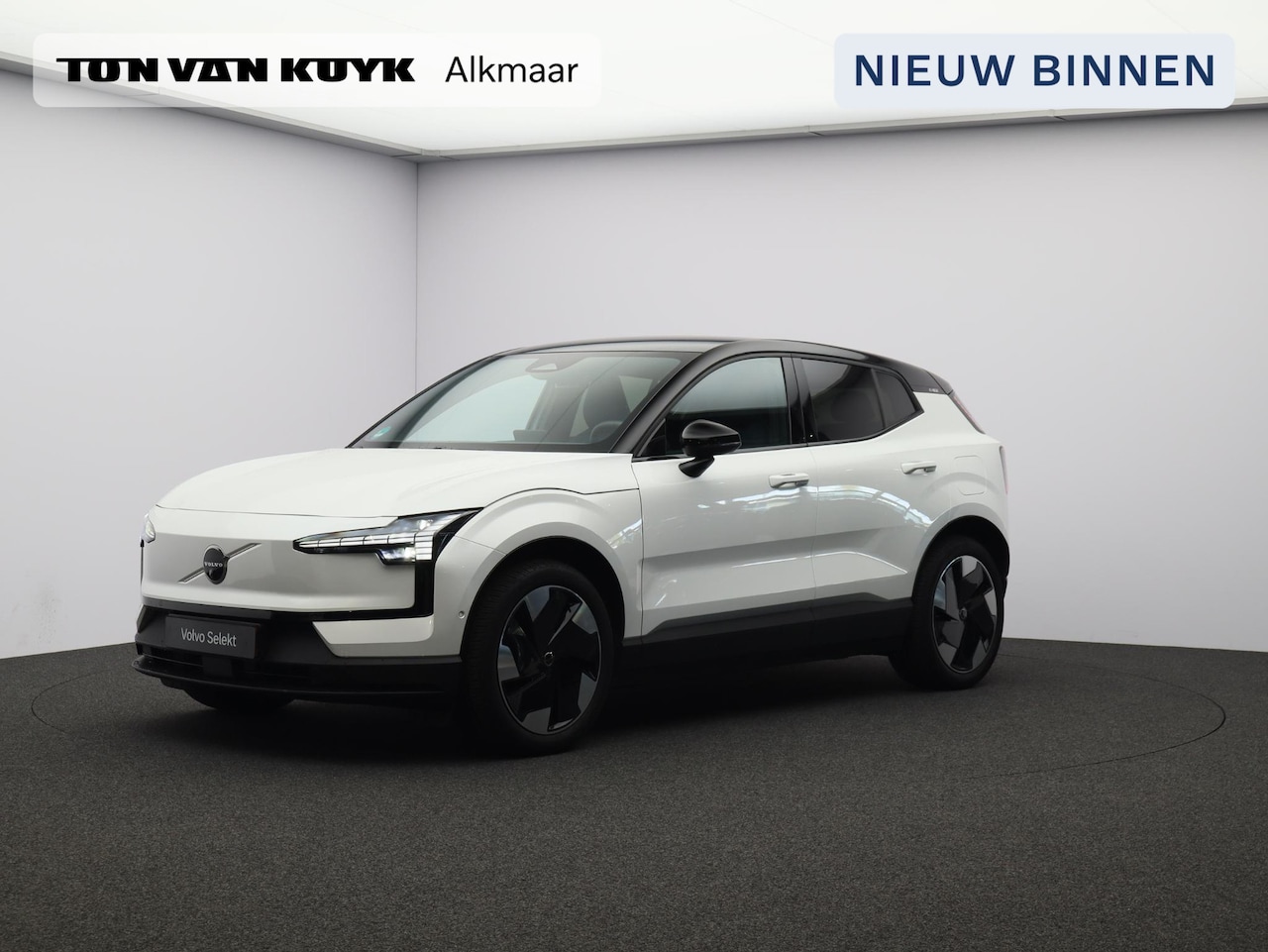 Volvo EX30 - Single Motor Extended Range Ultra 69 kWh / Panoramisch Dak / Elek. Verst. Stoelen / 19" / - AutoWereld.nl
