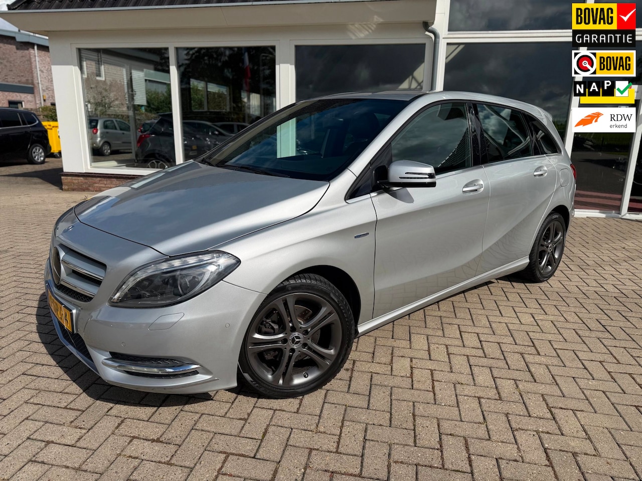 Mercedes-Benz B-klasse - 180 Ambition/ Nieuw ketting & onderhoud/ Leder/ Navi/ NAP - AutoWereld.nl