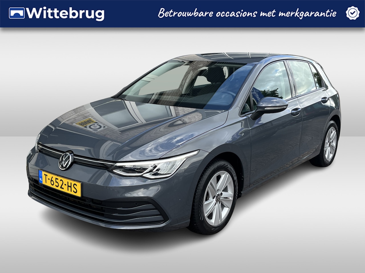 Volkswagen Golf - 1.0 eTSI Life / AUTOMAAT/ CRUISE/ PARKEER SENSOREN V+A/ CAMERA/ DIGITAL DASH/ NAVI/ CLIMA - AutoWereld.nl