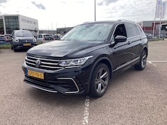 Volkswagen Tiguan Allspace - 1.5 TSI 150 pk R-Line Business 7pers. 7-DSG | Trekhaak wegklapbaar | Apple Carplay | Stoel