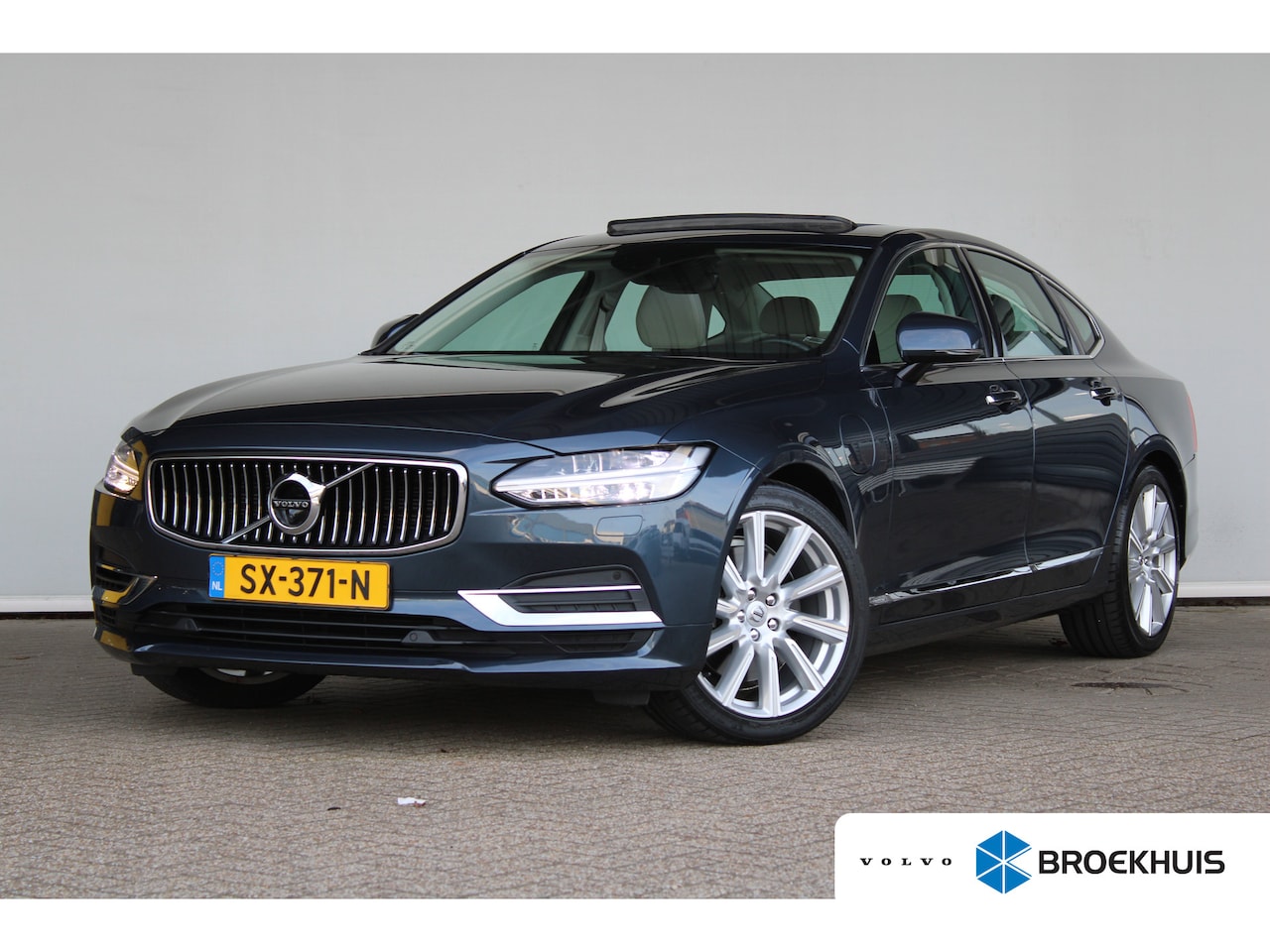 Volvo S90 - 2.0 T8 AWD Inscription | 360°-camera | Achterbank elektrisch neerklapbaar | Achteropkomend - AutoWereld.nl