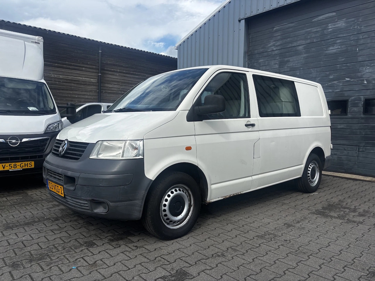 Volkswagen Transporter - 2.5 TDI L1 Dubbel Cab Airco Cruiscontrol AHK - AutoWereld.nl
