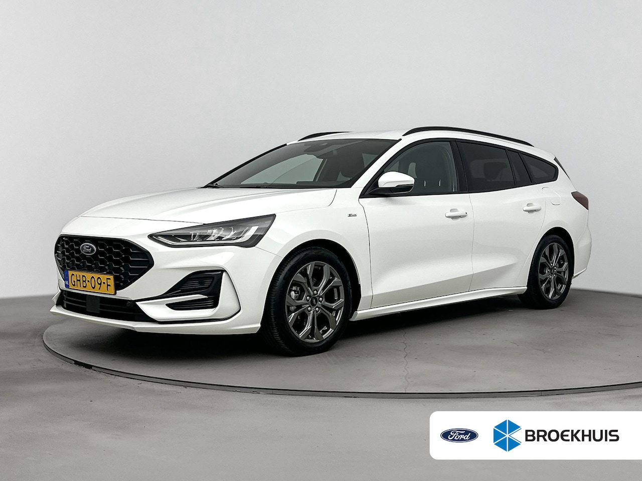 Ford Focus Wagon - 1.0 EcoBoost Hybrid ST Line | Automaat | 100% Dealer o.h. | Trekhaak | Winter-pack | LED | - AutoWereld.nl