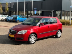 Skoda Fabia - 1.4-16V Ambiente Airco Nap Nieuwe Apk