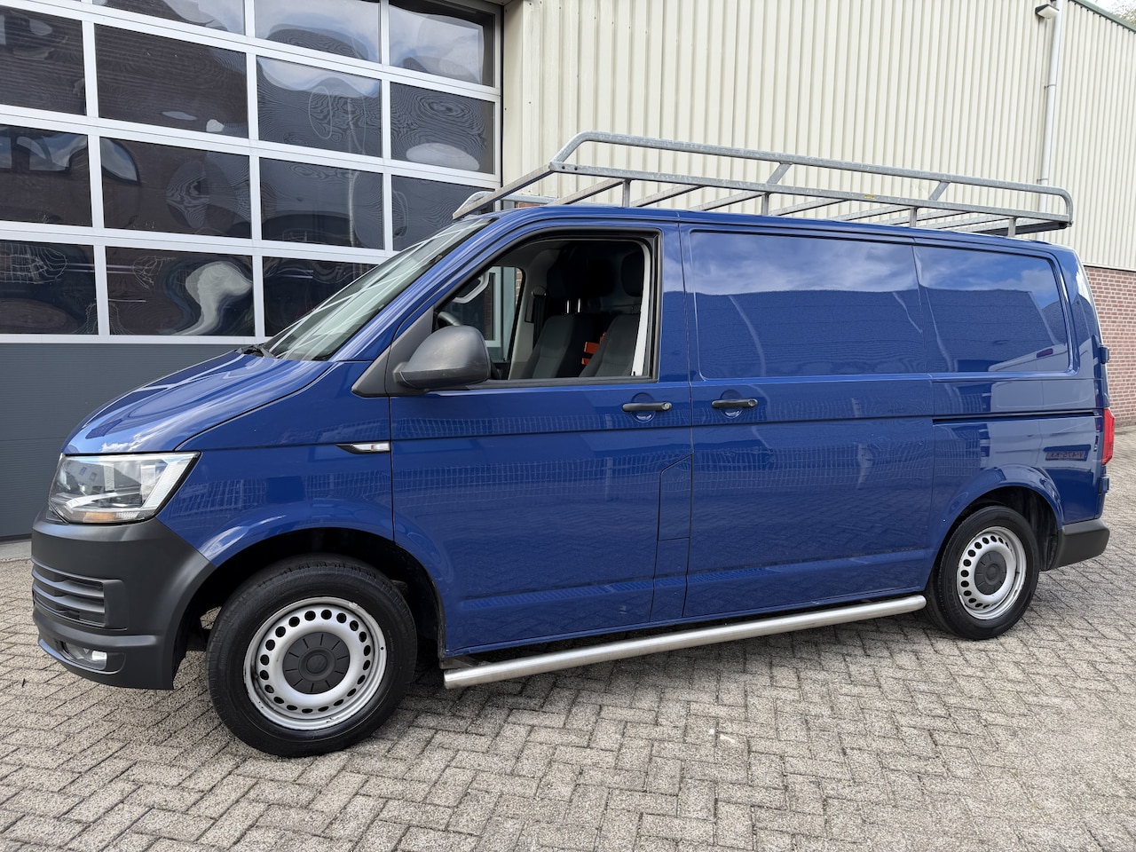 Volkswagen Transporter - 2.0 TDI L1H1 102pk Airco 2 schuifdeuren,Trekhaak,Enz - AutoWereld.nl