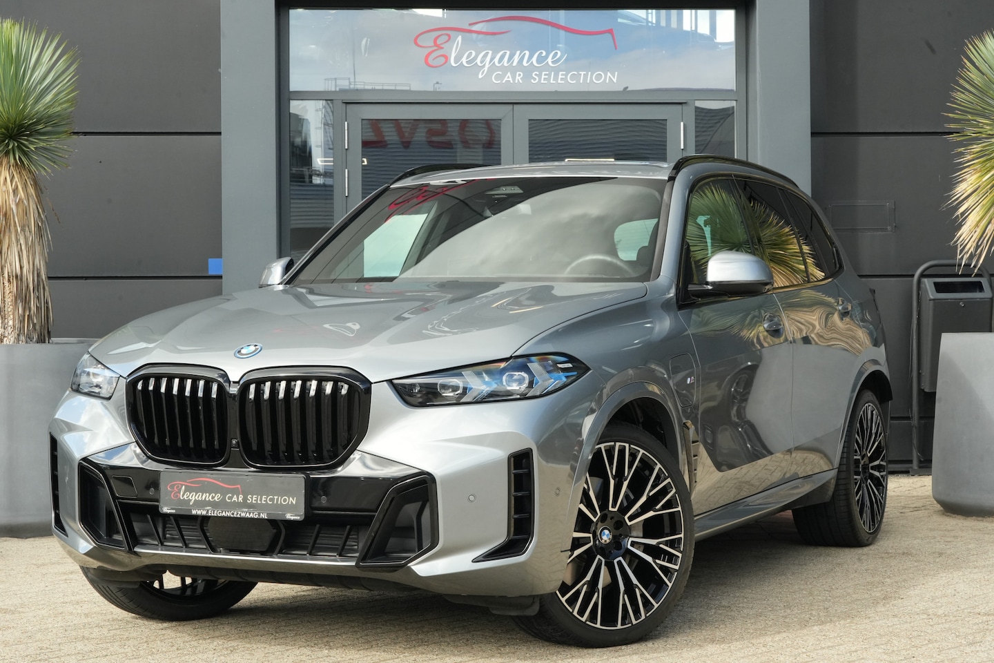 BMW X5 - xDrive50e M Sport | 495PK | PANO | HUD | SOFTCLOSE | 360° | - AutoWereld.nl