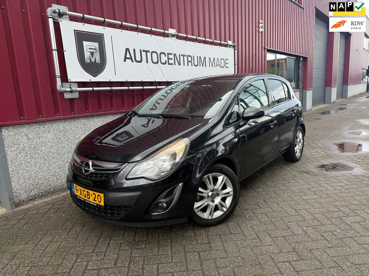Opel Corsa - 1.2-16V BlitZ // Navi // PDC // TRK.HK // 5-DRS - AutoWereld.nl