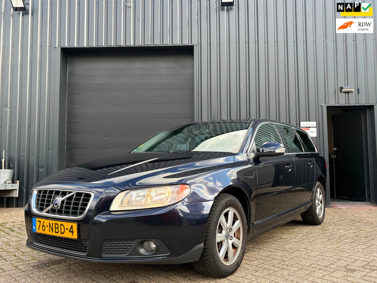 Volvo V70 - 2.0T Kinetic-Cruise-Navi-Trekhaak - AutoWereld.nl