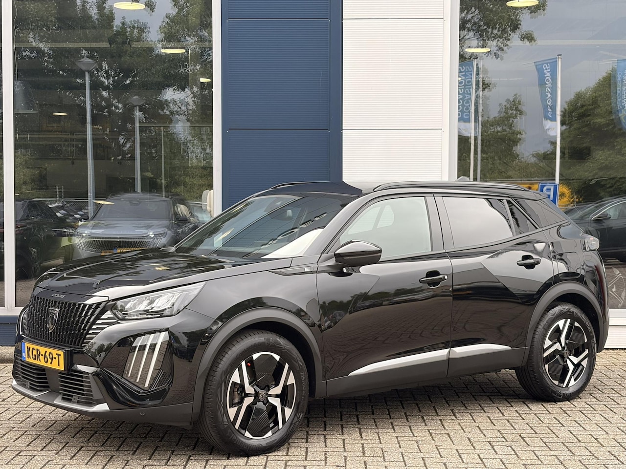 Peugeot e-2008 - EV Allure 50 kWh | Parkeersensoren | Apple Carplay & Android Auto | Navigatie | Cruise Con - AutoWereld.nl