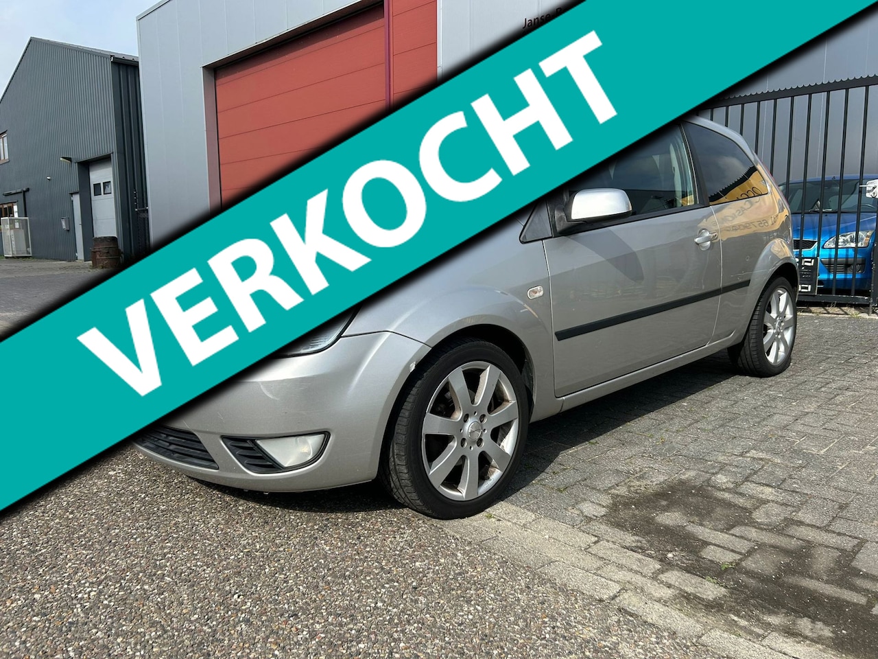 Ford Fiesta - 1.3 Futura Airco/16" LM Velgen/Verwarmde Voorruit/APK 21-12-26 - AutoWereld.nl
