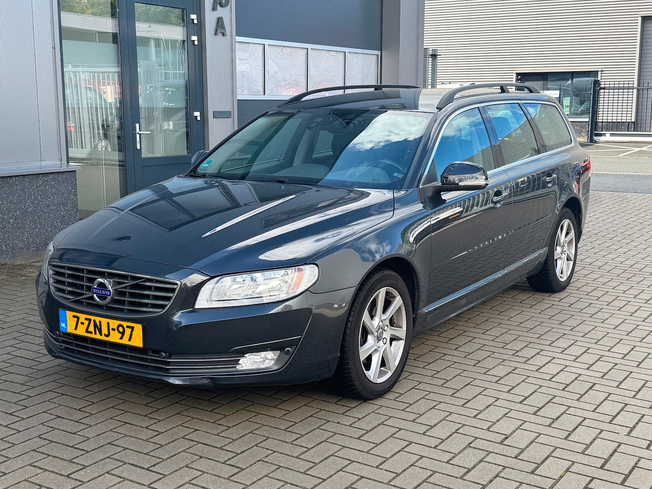 Volvo V70 - 2.0 D4 Nordic 2.0 D4 Nordic+ - AutoWereld.nl