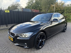 BMW 3-serie - 316i Upgrade Edition Leer/Navi/Cruise/PDC