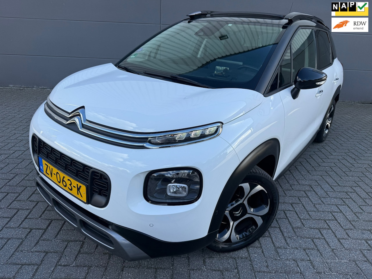 Citroën C3 Aircross - 1.2 PureTech S&S Shine*opendak*AIRCO*APK*NAP*ELKT-RAAM*CAMERA*NAVI - AutoWereld.nl