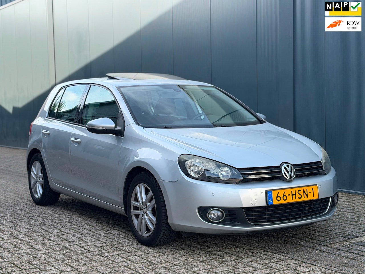 Volkswagen Golf - 1.4 TSI Highline DSG | Schuifdak | Lichte Schade - AutoWereld.nl