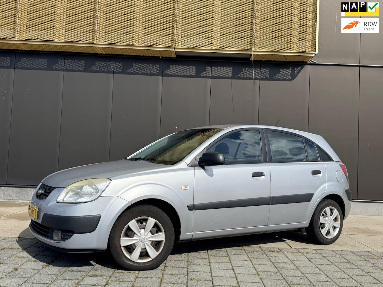 Kia Rio - 1.4 L | Inruilkoopje | Distri VV - AutoWereld.nl