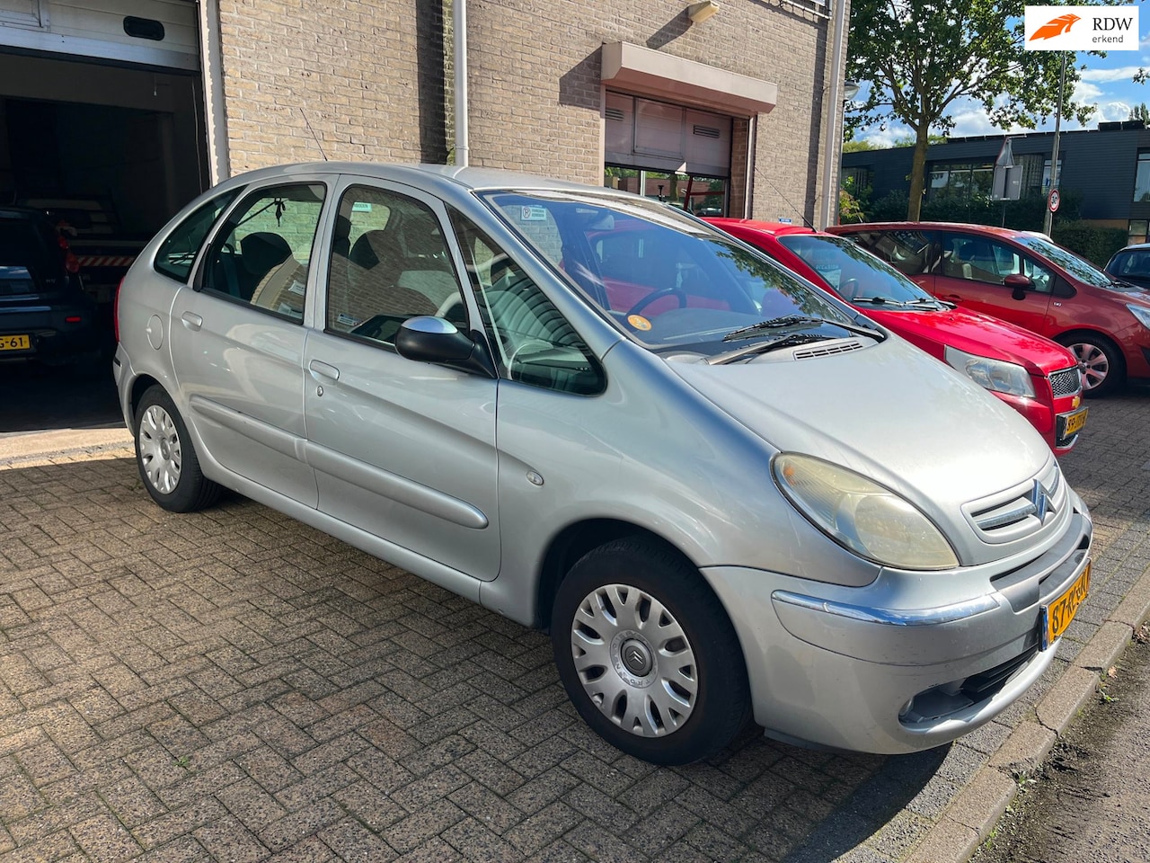 Citroën Xsara Picasso - 2.0i-16V Attraction AUTOMAAT - AutoWereld.nl