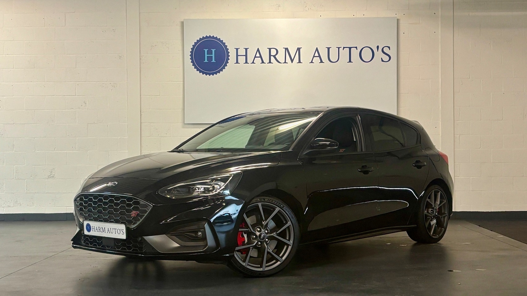 Ford Focus - 2.3 EcoBoost ST-3 280pk Navi / LED / CAM / B&O / PDC / '19' - AutoWereld.nl