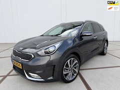 Kia Niro - 1.6 GDi Hybrid ExecutiveLine clima - schuifdak - carplay - trekhaak - NAP - LED - half led