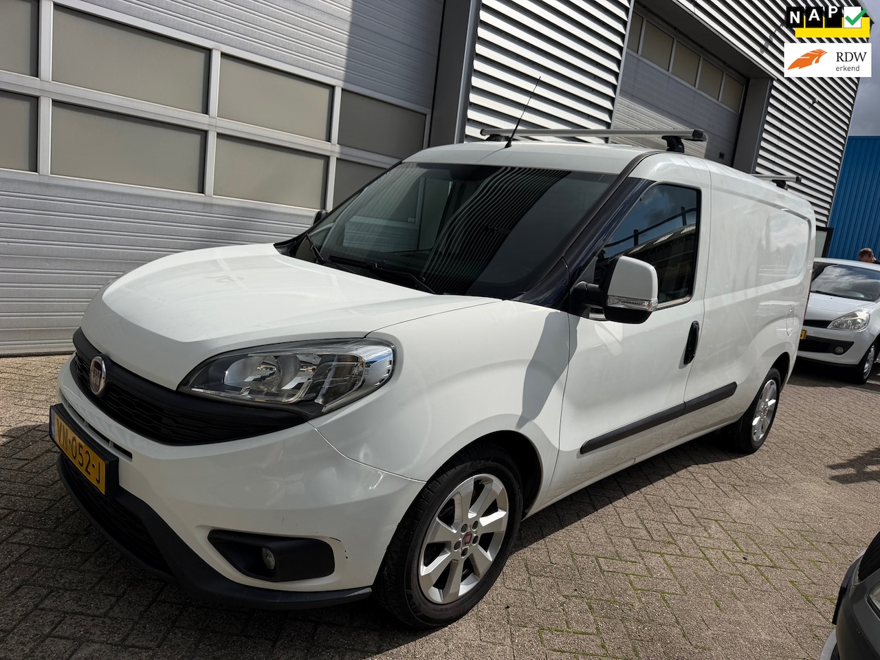 Fiat Doblò Cargo - 1.6 MJ L2H1 Maxi SX MOTOR KAPOT. CLIMAT BJ 2015. APK 5-2027 - AutoWereld.nl