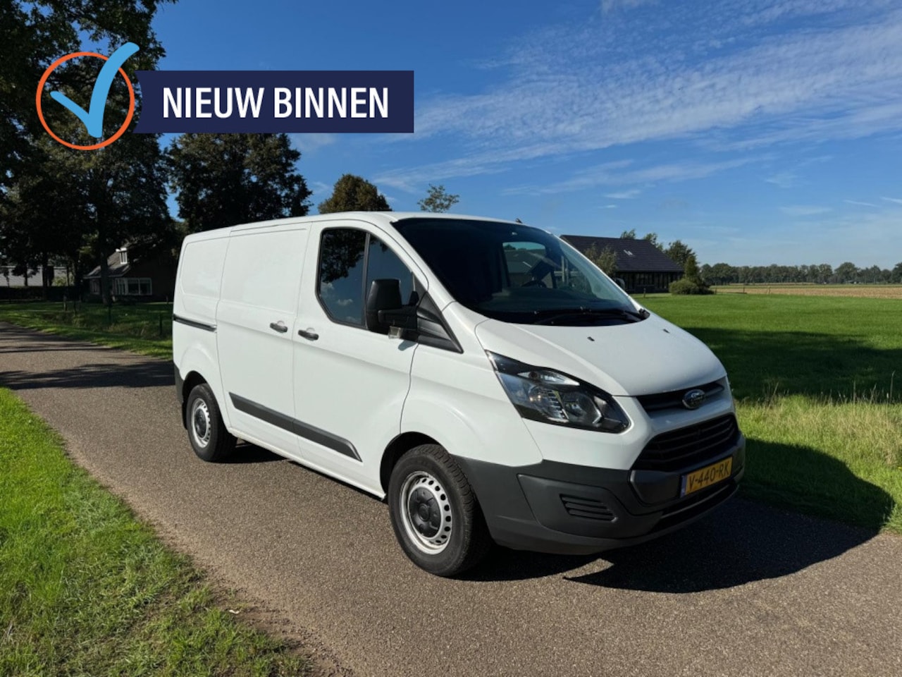 Ford Transit Custom - 270 2.0 TDCI L1H1 | 1e Eigenaar | Airco | Trekhaak | 3 Zitplaatsen | - AutoWereld.nl