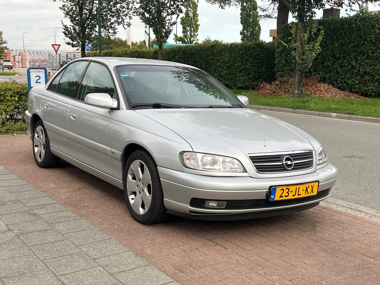 Opel Omega - 2.2i-16V Business Edition 2.2i-16V Business Edition - AutoWereld.nl