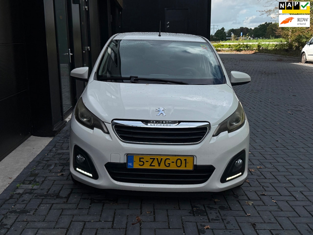 Peugeot 108 - 1.0 e-VTi Active AIRCO/APK 3-2-2027/TOP ONDERHOUDEN - AutoWereld.nl