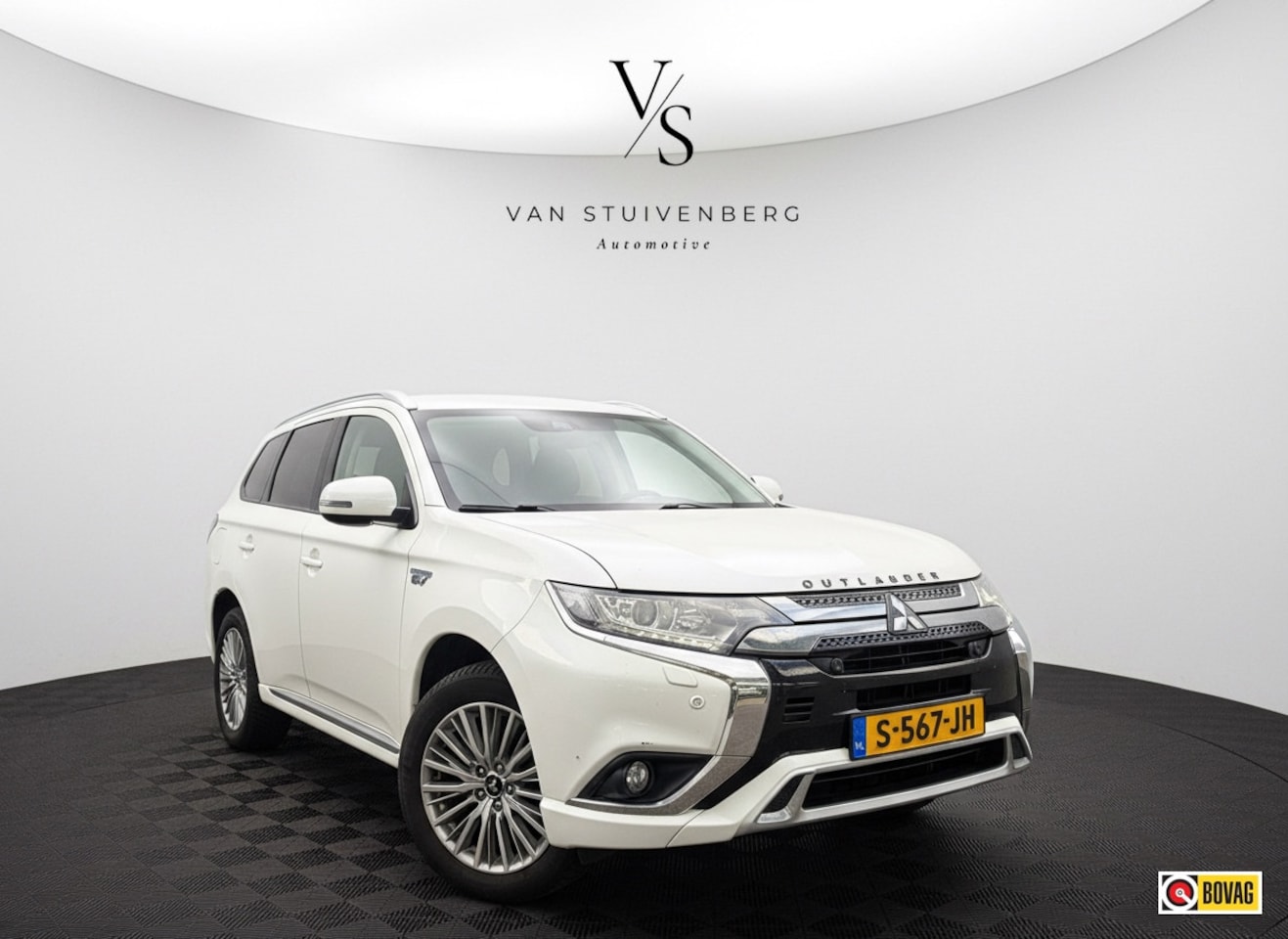 Mitsubishi Outlander - 2.4 PHEV Pure+ CARPLAY DODEHOEKDETECTIE KEYLESS - AutoWereld.nl