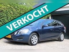 Volvo V60 - 1.6 T3 | Dealeronderhouden | Stoelverwarming | PDC V+A | Navi