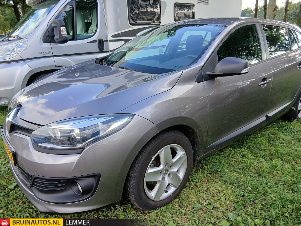 Renault Mégane - 1.2 TCe station lekke koppakking export - AutoWereld.nl