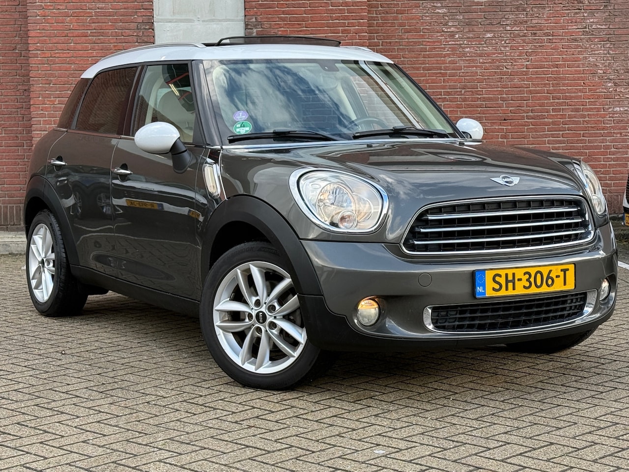 MINI Countryman - 1.6 Cooper Salt | AUTOMAAT | PANO | LEDER | - AutoWereld.nl