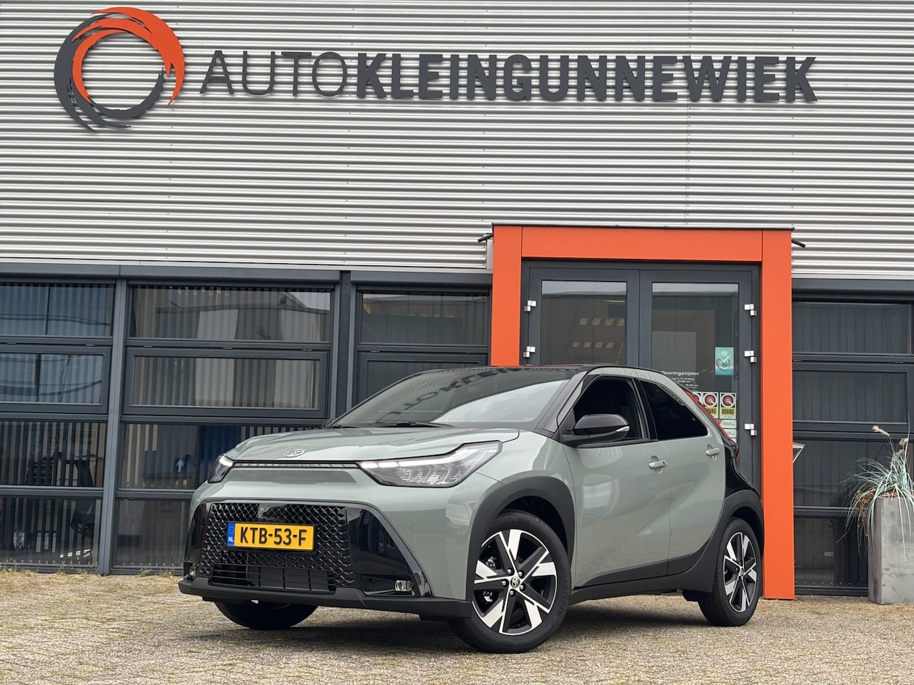 Toyota Aygo X - Hybrid 115 Pulse / Camera / Applecarplay/Androidauto / Parkeersensoren V+A / Stoelverwarmi - AutoWereld.nl